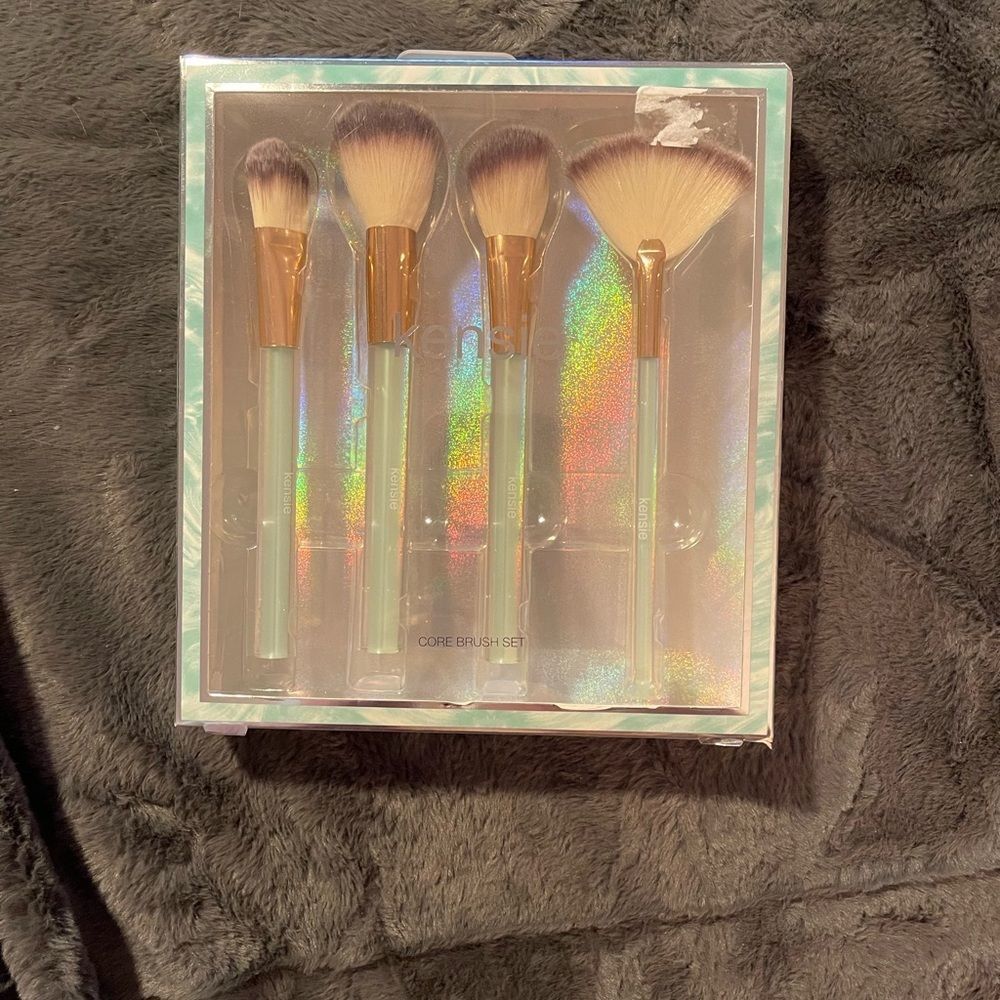 Kensie 4 piece Makeup Brush Set - Picture 1 of 1